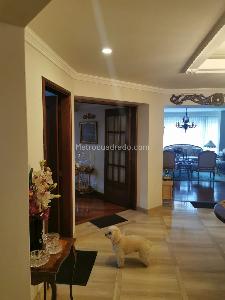 Apartamento de 4 alcobas en venta en Chico Santa Barbara, Bogotá, 230 m² · foto 10 de 20