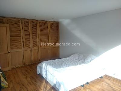 Apartamento de 3 alcobas en venta en Los Rosales Emaus, Bogotá, 191 m² · foto 15 de 16
