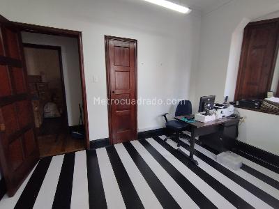 Casa de 5 alcobas en venta en Bosque Calderon, Bogotá, 265 m² · foto 4 de 9