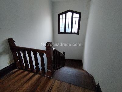 Casa de 5 alcobas en venta en Bosque Calderon, Bogotá, 265 m² · foto 5 de 9