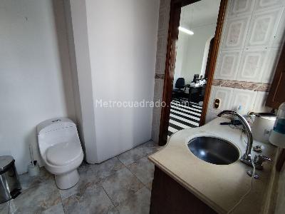 Casa de 5 alcobas en venta en Bosque Calderon, Bogotá, 265 m² · foto 6 de 9