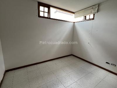 Casa de 5 alcobas en venta en San Jose De Bavaria, Bogotá, 300 m² · foto 11 de 20