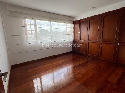 Casa de 5 alcobas en venta en San Jose De Bavaria, Bogotá, 300 m² · foto 15 de 20