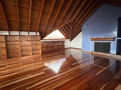 Casa de 5 alcobas en venta en San Jose De Bavaria, Bogotá, 300 m² · foto 18 de 20
