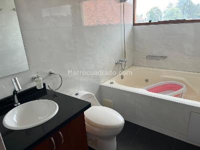 Casa de 5 alcobas en venta en San Jose De Bavaria, Bogotá, 300 m² · foto 20 de 20