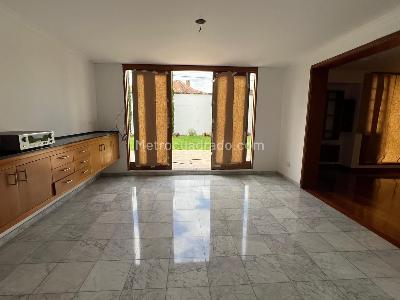 Casa de 5 alcobas en venta en San Jose De Bavaria, Bogotá, 300 m² · foto 4 de 20