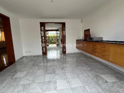Casa de 5 alcobas en venta en San Jose De Bavaria, Bogotá, 300 m² · foto 5 de 20