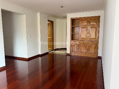 Apartamento en venta en Chico, Bogotá · foto 2 de 14