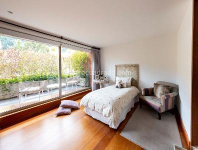 Apartamento de 2 alcobas en venta en Chico Reservado, Bogotá, 285 m² · foto 18 de 20