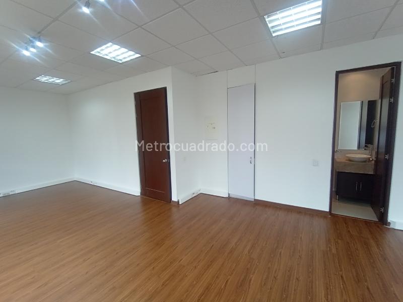 Oficina en Arriendo, CHICO NORTE, Bogotá D.C. - Más