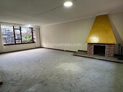Casa de 4 alcobas en venta en Rincon Del Chico, Bogotá, 330 m² · foto 2 de 15