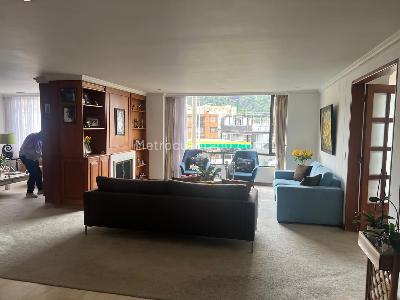 Apartamento de 3 alcobas en venta en Molinos Norte, Bogotá, 210 m² · foto 3 de 16