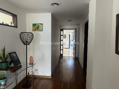 Apartamento de 3 alcobas en venta en Molinos Norte, Bogotá, 210 m² · foto 8 de 16