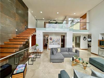Casa de 5 alcobas en venta en Alto Del Escobero, Envigado, 960 m² · foto 10 de 20