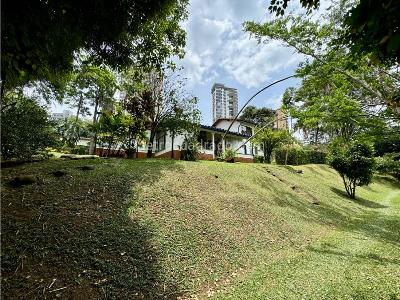 Casa de 5 alcobas en venta en El Poblado, Medellín, 239 m² · foto 8 de 12