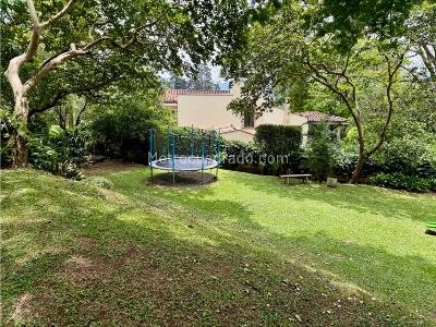 Casa de 5 alcobas en venta en El Poblado, Medellín, 239 m² · foto 11 de 12