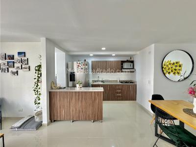 Apartamento de 2 alcobas en venta en Loma Linda, Sabaneta, 70 m² · foto 7 de 20
