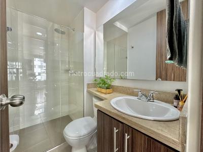 Apartamento de 2 alcobas en venta en Loma Linda, Sabaneta, 70 m² · foto 10 de 20