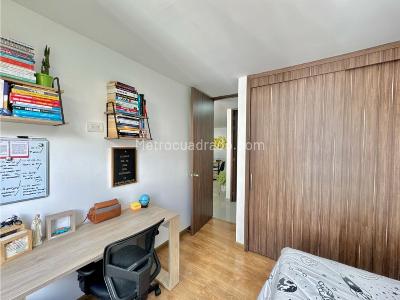 Apartamento de 2 alcobas en venta en Loma Linda, Sabaneta, 70 m² · foto 12 de 20