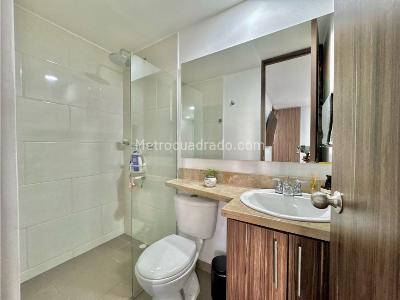 Apartamento de 2 alcobas en venta en Loma Linda, Sabaneta, 70 m² · foto 17 de 20