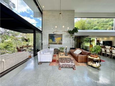 Casa de 2 alcobas en venta en El Poblado, Medellín, 1800 m² · foto 7 de 20