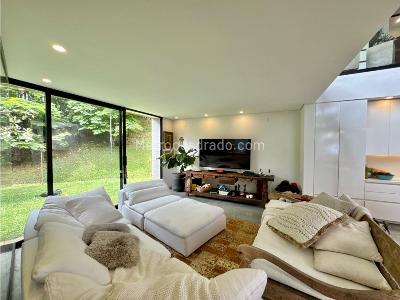 Casa de 2 alcobas en venta en El Poblado, Medellín, 1800 m² · foto 11 de 20