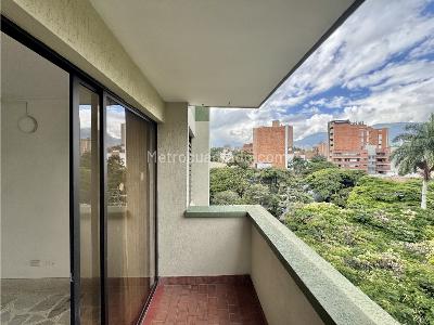 Apartamento en venta en Laureles, Medellín · foto 2 de 20