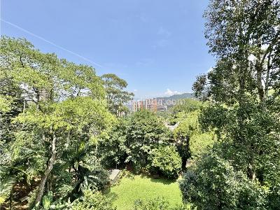 Casa de 5 alcobas en venta en El Poblado, Medellín, 1313 m² · foto 2 de 20