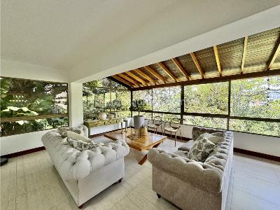 Casa de 5 alcobas en venta en El Poblado, Medellín, 1313 m² · foto 3 de 20