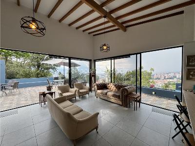 Casa de 3 alcobas en venta en La Mina, Envigado · foto 2 de 20