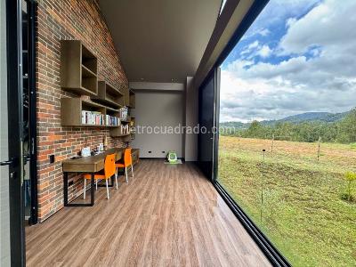 Casa de 5 alcobas en venta en Alto Del Escobero, Envigado, 1870 m² · foto 18 de 20