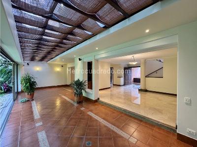 Casa de 3 alcobas en venta en El Poblado, Medellín, 257 m² · foto 5 de 20