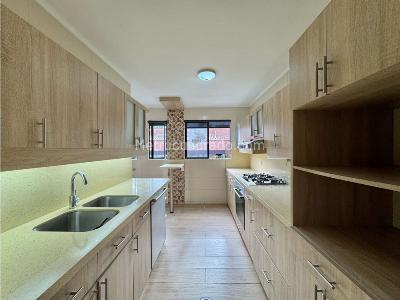 Casa de 3 alcobas en venta en El Poblado, Medellín, 257 m² · foto 7 de 20