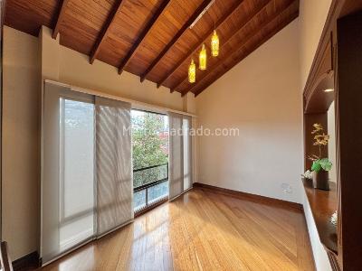 Casa de 3 alcobas en venta en El Poblado, Medellín, 257 m² · foto 12 de 20