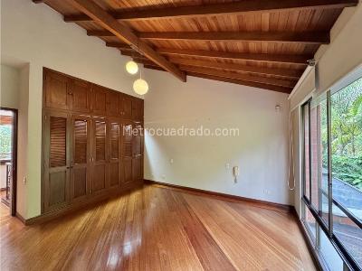 Casa de 3 alcobas en venta en El Poblado, Medellín, 257 m² · foto 17 de 20