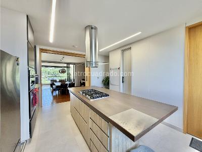 Apartamento de 3 alcobas en venta en El Poblado, Medellín, 238 m² · foto 8 de 20
