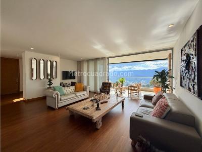 Apartamento en venta en El Poblado, Medellín · foto 2 de 20