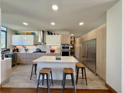 Apartamento en venta en El Poblado, Medellín · foto 7 de 20