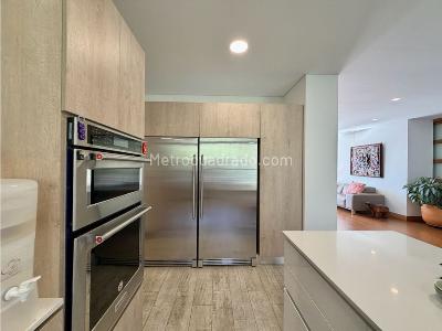 Apartamento en venta en El Poblado, Medellín · foto 9 de 20