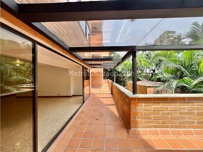 Apartamento de 3 alcobas en venta en El Poblado, Medellín, 320 m² · foto 2 de 20