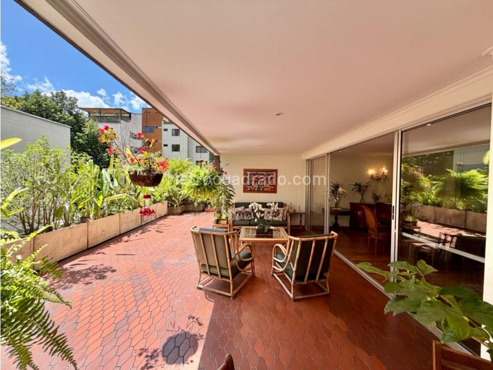 Apartamento de 3 habitaciones en venta en El Poblado, Medellín — imagen 1 de 20
