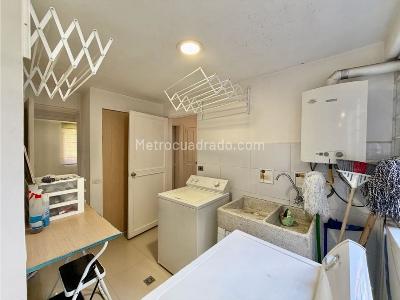 Apartamento de 3 alcobas en venta en El Poblado, Medellín, 229 m² · foto 8 de 20