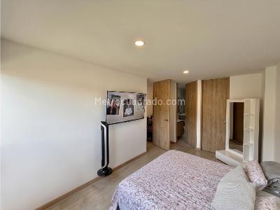 Apartamento en venta en Loma Del Escobero, Envigado · foto 13 de 20