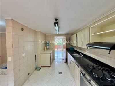Apartamento de 4 alcobas en venta en El Poblado, Medellín, 191 m² · foto 10 de 20