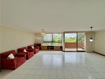 Apartamento de 4 alcobas en venta en El Poblado, Medellín, 191 m² · foto 12 de 20