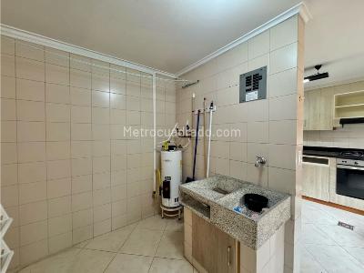 Apartamento de 4 alcobas en venta en El Poblado, Medellín, 191 m² · foto 16 de 20