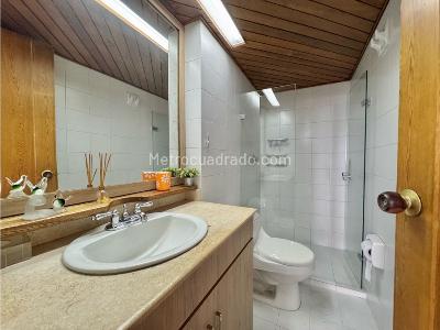 Apartamento de 4 alcobas en venta en El Poblado, Medellín, 191 m² · foto 19 de 20