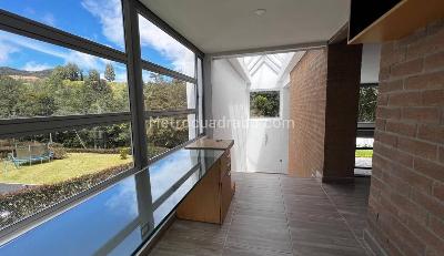 Casa de 4 alcobas en venta en Loma Del Escobero, Envigado, 1250 m² · foto 11 de 16