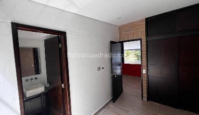 Casa de 4 alcobas en venta en Loma Del Escobero, Envigado, 1250 m² · foto 15 de 16
