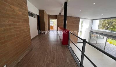 Casa de 4 alcobas en venta en Loma Del Escobero, Envigado, 1250 m² · foto 5 de 16